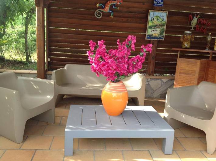 Gîte pour 2 personnes, avec piscine ainsi que jardin et vue à Rivière-Salée - 4