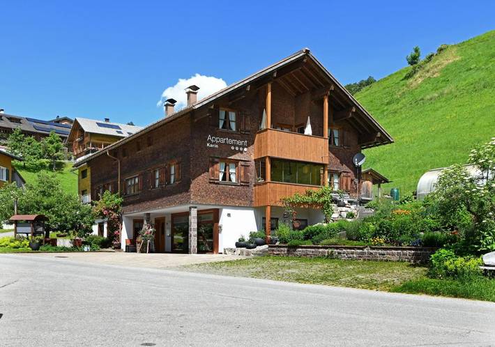 Appartement de vacances pour 3 personnes, avec Balcon et Terrasse ainsi que Jardin et Vue à Schoppernau