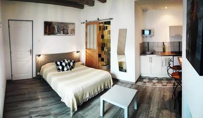 Gîte pour 2 personnes, avec jardin à Fondettes