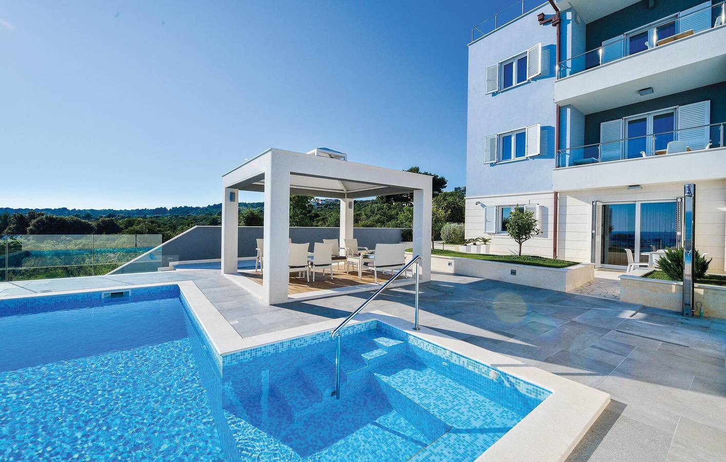 Apartamento vacacional entero, Apartamento de vacaciones para 2 personas con piscina in Rogoznica, Condado de Šibenik-Knin