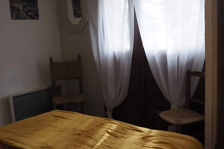 Location de vacances pour 3 personnes, avec terrasse et jardin à Brando - 3