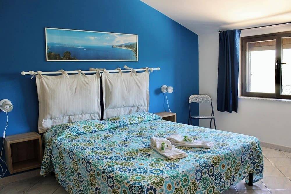 Appartamento intero, “Casa Kalavrìa”a 50mt dal mare in Nicotera Marina, Nicotera