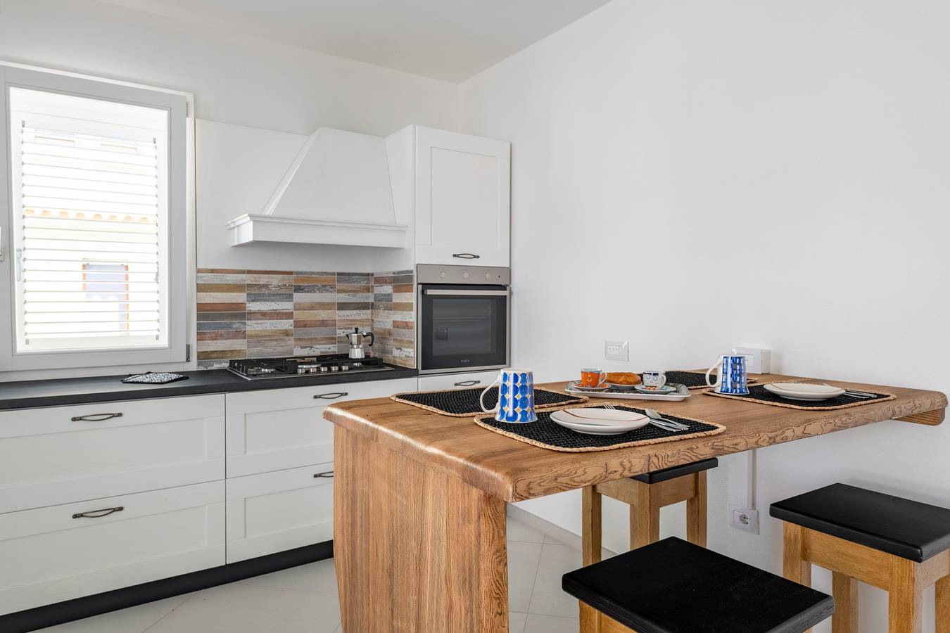 Ganze Wohnung, Appartamento Prato al Mare mit Garten, Klimaanlage und Wlan in Cala Gonone, Dorgali