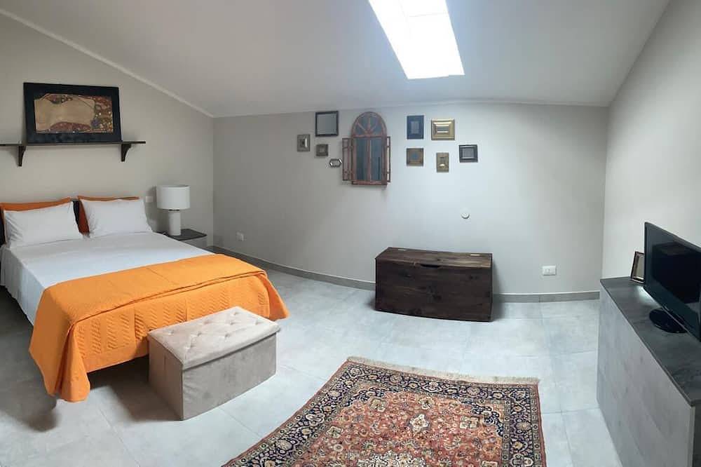 Entire apartment, Centrale ed Elegante Duplex in Caserta, Caserta Province
