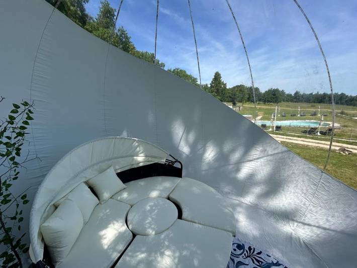 Camping für 2 Personen, mit Whirlpool und Terrasse sowie Garten und Pool in Marche - 2