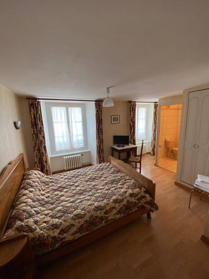 Logis hotel restaurant Au Bon Accueil in Arvieu, Aveyron