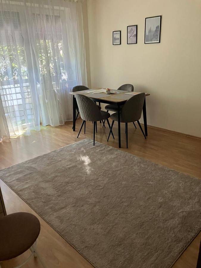 Gîte pour 4 personnes, avec balcon à Eger - 2