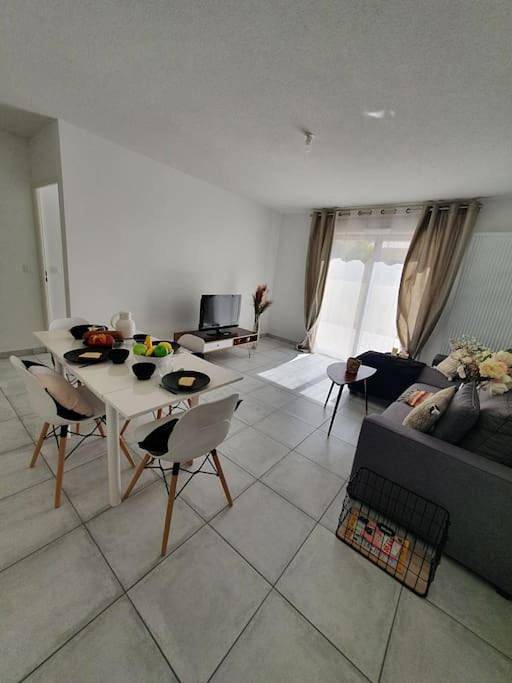 Appartement entier, Les Coteaux Yourhosthelper in Saint-Jean-de-Védas, Côte méditerranéenne (France)