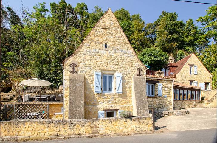 Gîte pour 6 personnes, avec jardin ainsi que jacuzzi et balcon