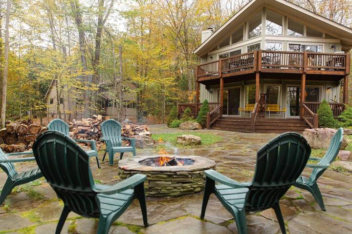 Holiday rental for 8 people, with pool and terrace in Pocono Mountains