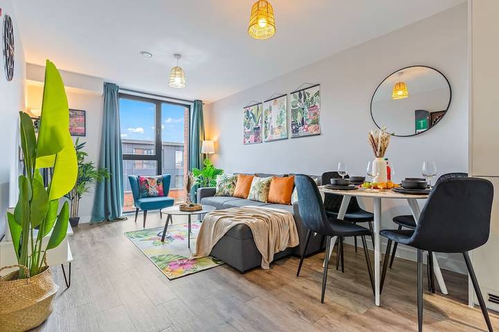 Glamping for 7 people in Birmingham