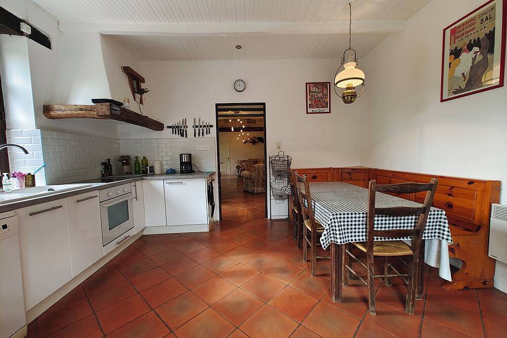 Gite Bacquiès - Ferme et grange restaurée avec jardin clos et piscine  chauffée in Septfonds, Quercy