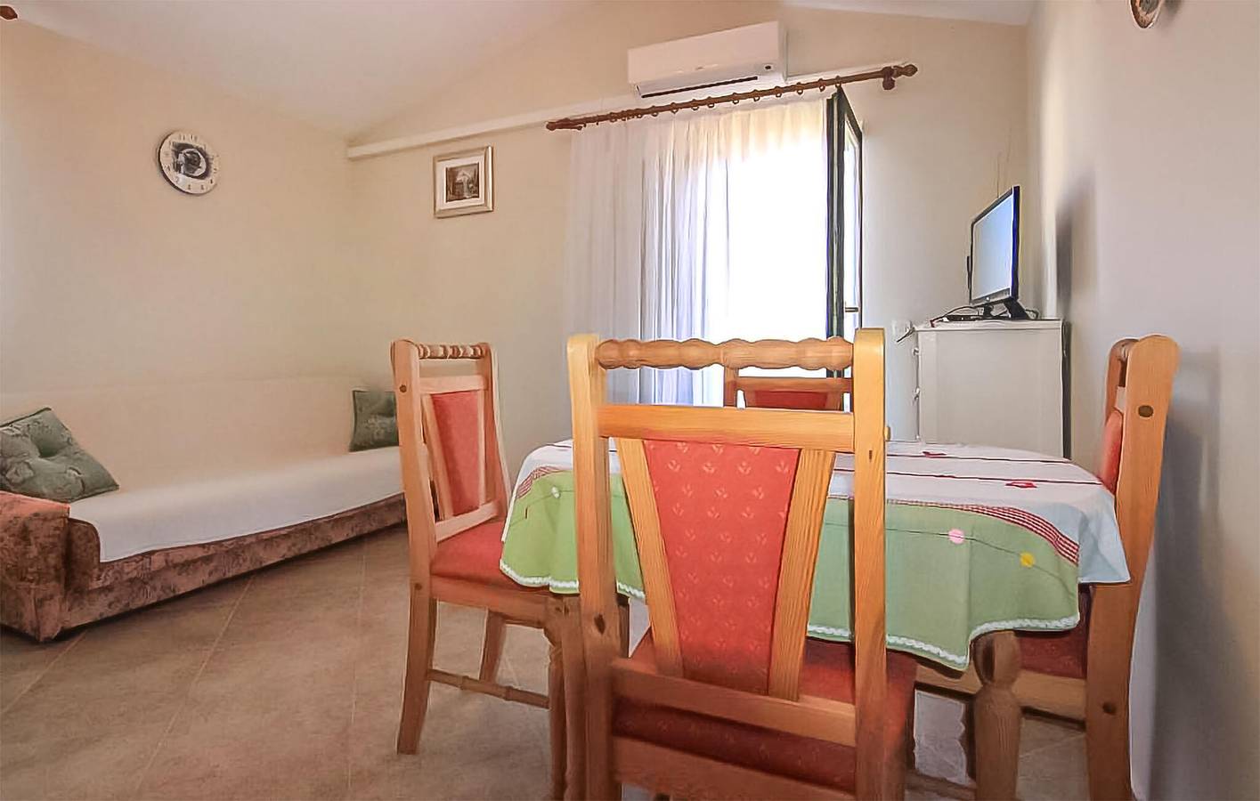 Ganze Ferienwohnung, Ferienwohnung für 3 Personen mit Garten in Nin, Zadar