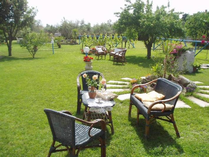 Bed and breakfast per 4 persone, con panorama e piscina nonché terrazza e giardino - 1