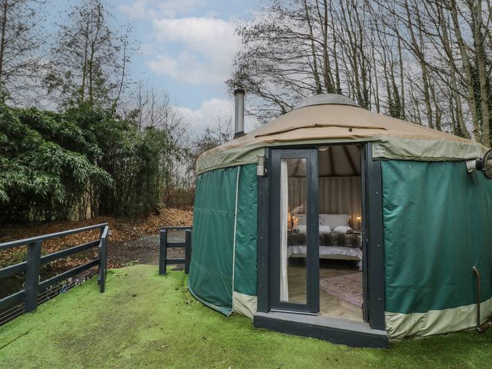 Hut for 2 people, with Hot tub and Terrace in Bourton-on-the-Water