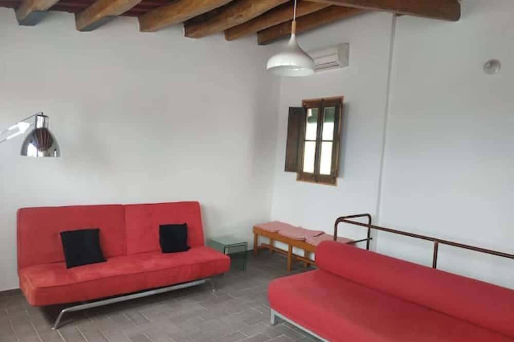 Entire apartment, Apartment near train, beach and Bcn in el Masnou, Costa del Maresme