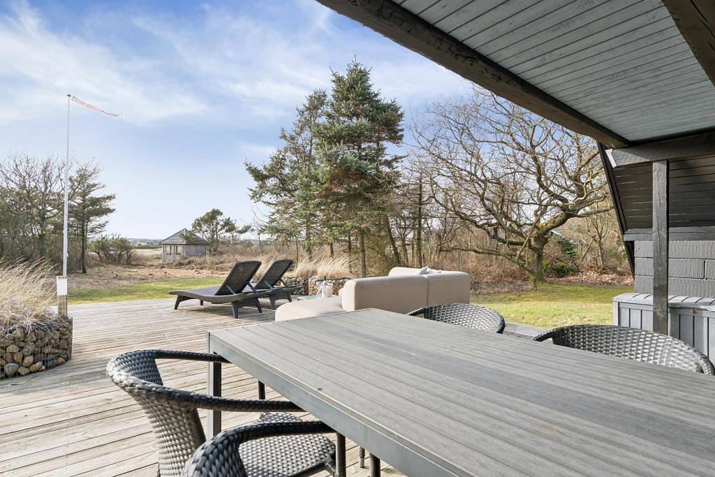 Cozy holiday home on a beautiful natural plot in Lodbjerg Hede, Ringkøbing