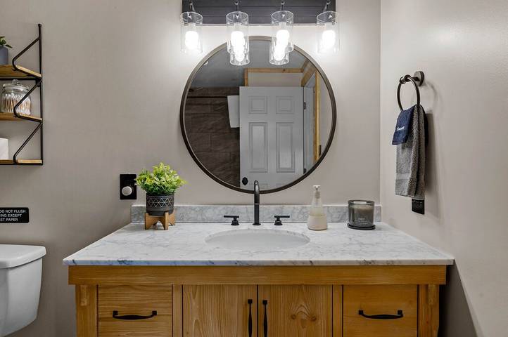 Glamping for 8 people, with yard and hot tub in Great Smoky Mountains National Park