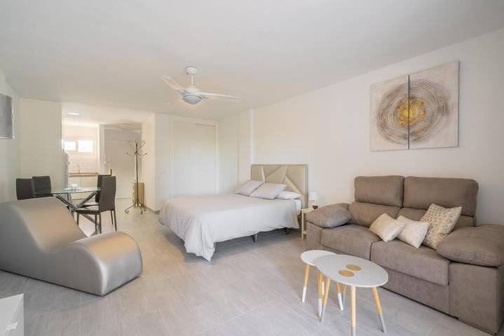 Holiday apartment for 2 people, with view and garden as well as pool - 1