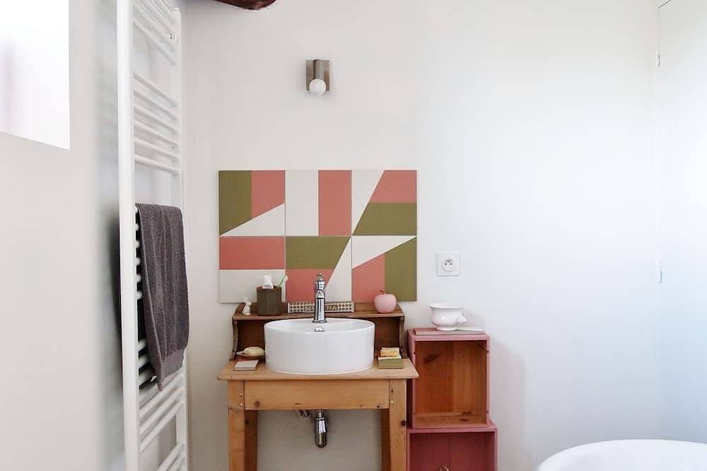 Gîte chez ninette dans maison à partager in Chanos-Curson, Région de Valence