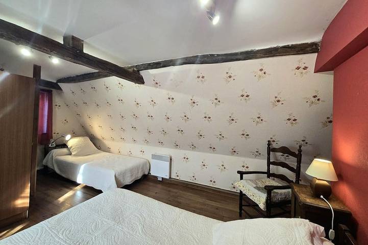 Gîte pour 2 personnes, avec jardin à Hautefort - 3