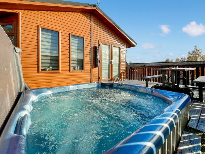 Log cabin for 8 people, with pets in Banchory