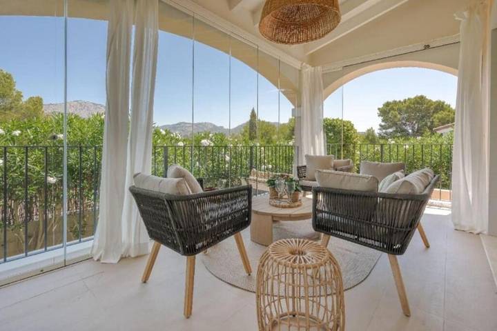 Location de vacances pour 8 personnes, avec jardin ainsi que piscine et jacuzzi dans Camp de Mar - 2