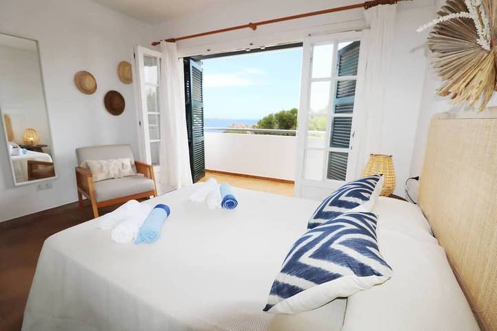 Villa Las Marinas 3, piscine et à 5 minutes de la mer in Arenal d'en Castell, Es Mercadal