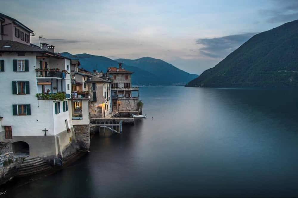 Elegant Villa with Pool and Panoramic Lake Views in Commune de Menaggio, Lac de Côme