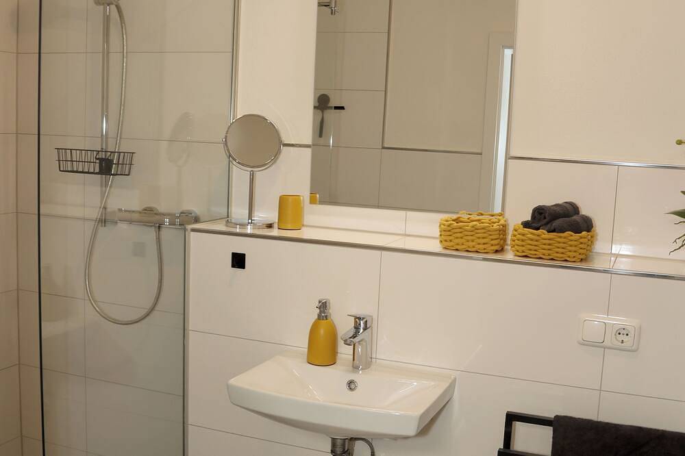 Ganze Wohnung, Tuacasa - Gemütliches Souterrain Apartment in Lippstadt, Kreis Soest