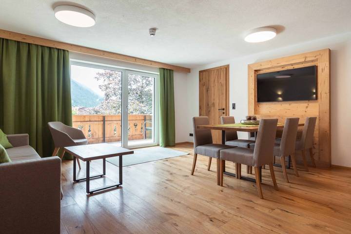 Ferienwohnung für 7 Personen, mit Balkon und Garten in Bichlbach - 2