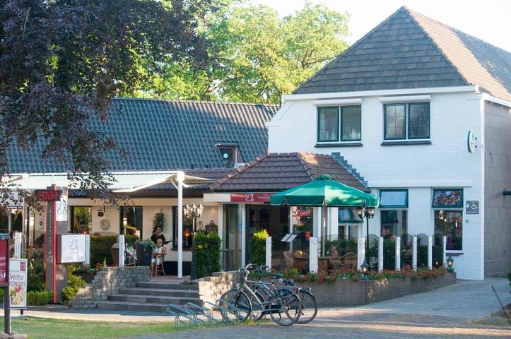Hotel voor 2 personen, with Terras and Tuin as well as Uitzicht in Exloo