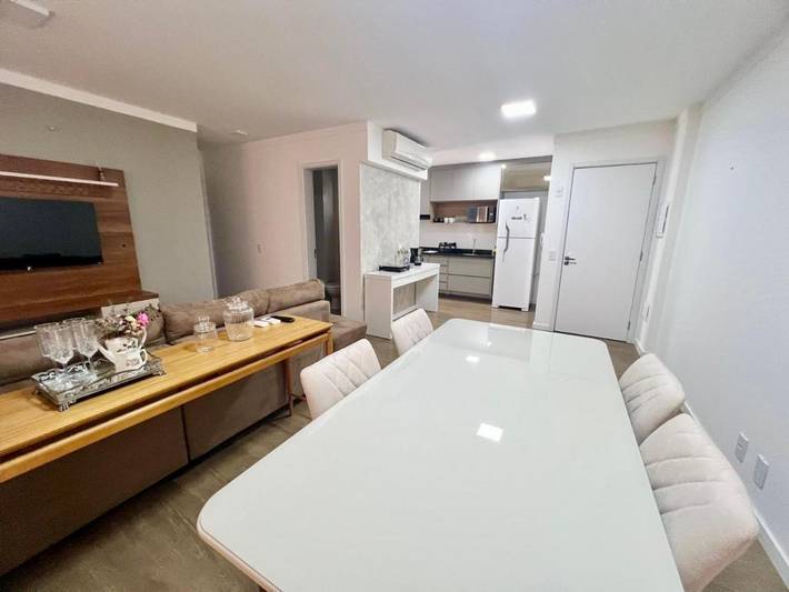 Casas e apartamentos de temporada para 4 pessoas, com piscina e balcão em Bauru