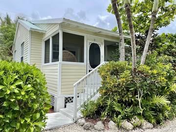 Cottage for 4 Guests in Cudjoe Key, Florida Keys, Picture 2