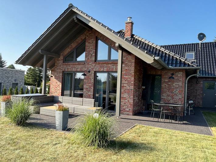 Ferienwohnung für 6 Personen, mit Terrasse und Garten in Sehlen