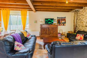 Location De Vacances pour 5 Personnes dans Saint-Jory-de-Chalais, Périgord Vert, Photo 1