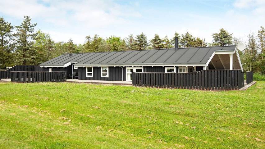 Ferienhaus für 9 Personen, mit Sauna und Pool sowie Terrasse und Whirlpool, mit Haustier in Bratten