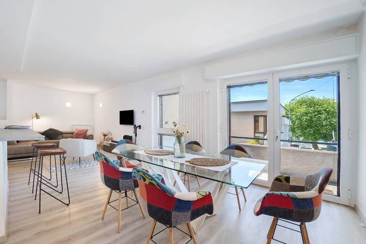 Ferienwohnung für 6 Personen, mit Balkon und Garten sowie Seeblick