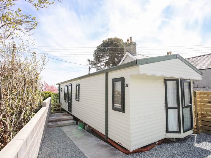 Caravan for 4 people, with Garden on the Isle of Anglesey