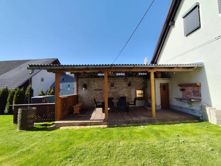 Location de vacances pour 6 personnes, avec jardin ainsi que terrasse et vue à Logatec - 2