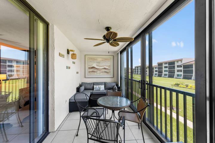 Vacation rental for 6 people, with balcony and pool in Sanibel