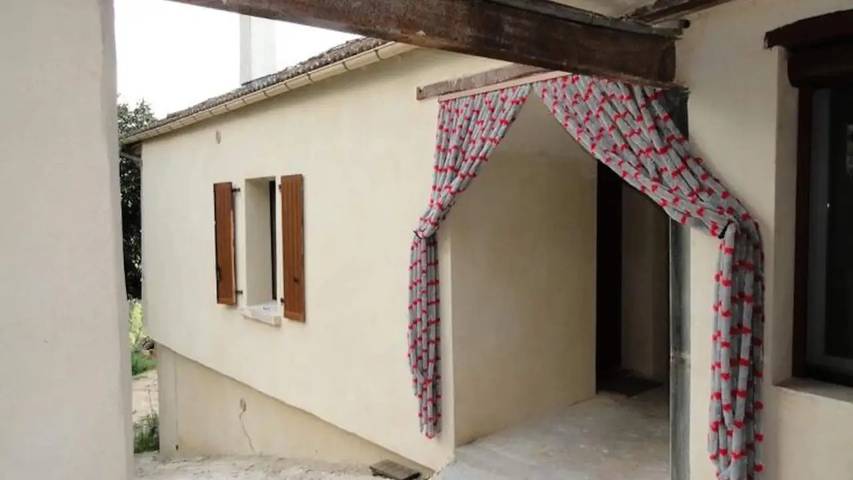 Gîte pour 5 personnes, avec Terrasse et Piscine à Saint-Germain-de-Calberte