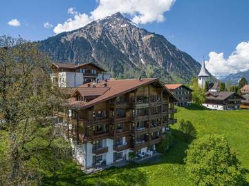 Hôtel pour 3 personnes, avec jardin ainsi que sauna et vue, animaux acceptés à Aeschi bei Spiez