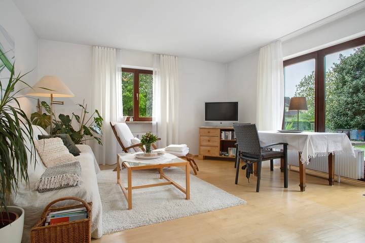 Apartamento entero, Apartamento de 2 habitaciones 'Lieblingsnest' con terraza, a 3 km del lago Constanza, wifi in Lindau, Suabia (Baviera)