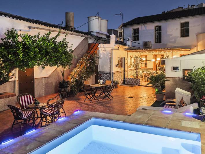 Casa de vacaciones para 6 personas, con piscina y jardín en Casabermeja