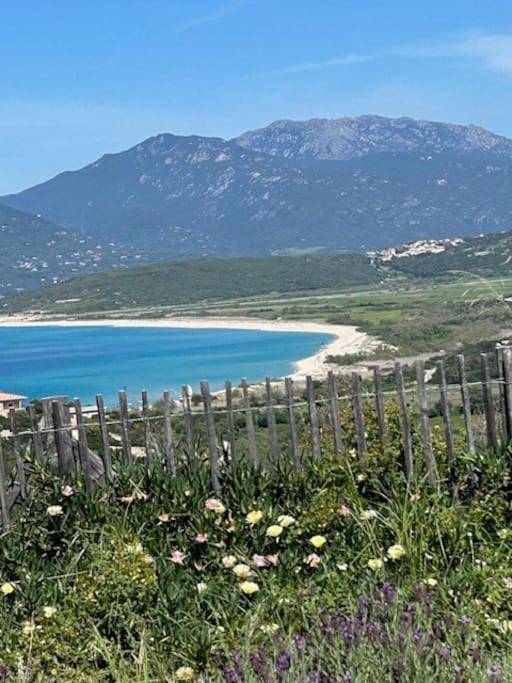 Casa de vacaciones para 6 personas, con vistas y jardín - 1