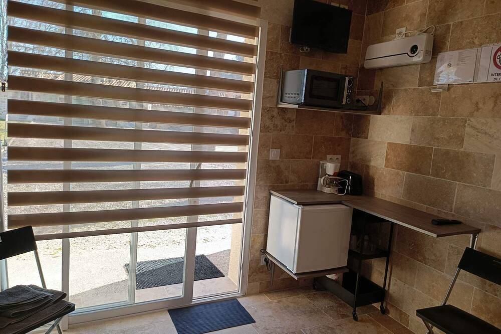 2-person bedroom with shower room and toilet in Saint-Pardon-de-Conques, Langon en omgeving