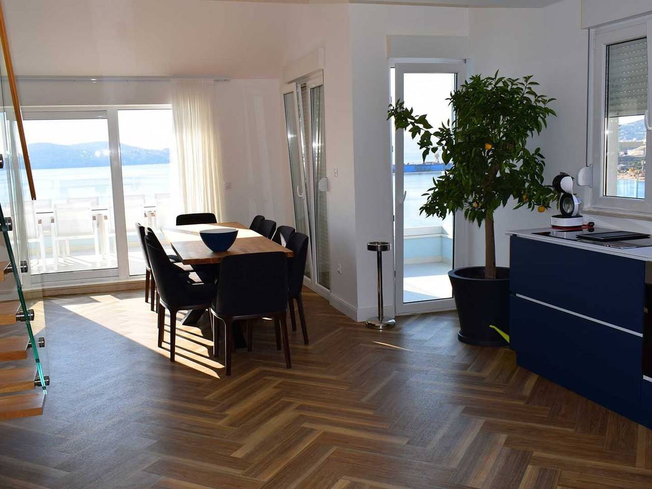 Appartement entier, "White Sky" direkt am Strand in Trogir, Čiovo