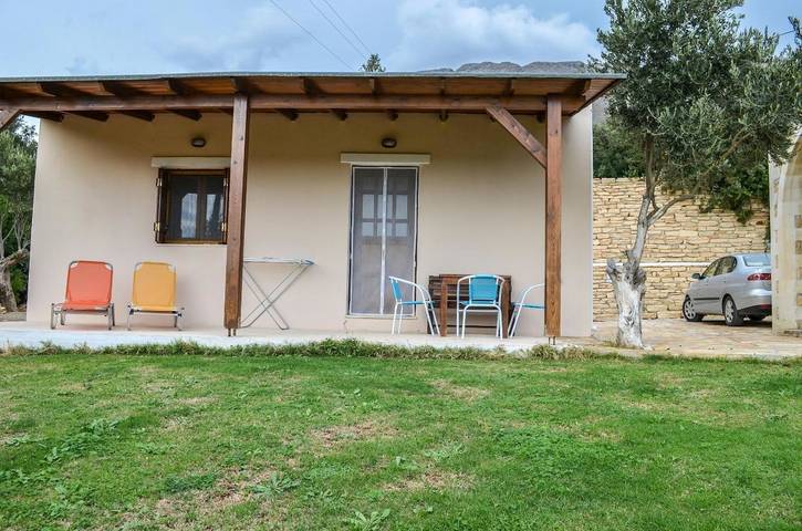 Location de vacances pour 5 personnes, avec jardin et piscine dans Triopetra - 2