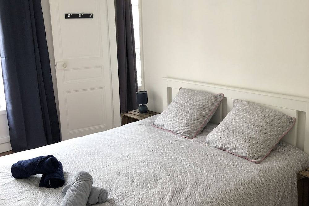 Entire apartment, Tour Eiffel cocooning apartment in Eiffel Tower, Paris